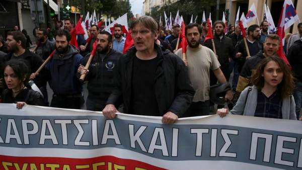 Protestas contra nuevos recortes en Grecia Protestas contra nuevos recortes en Grecia