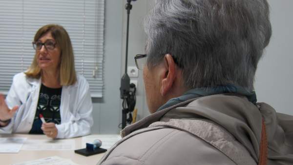 Ambulatorio, médico, atención primaria, CAP, consulta, anciana. Ambulatorio, médico, atención primaria, CAP, consulta, anciana.