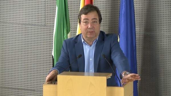 Fernández Vara en jornada sobre alumbrado público Fernández Vara en jornada sobre alumbrado público