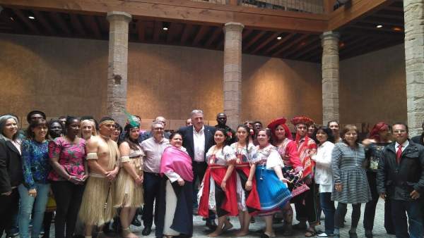 Recepción al Foro de la Diversidad Cultural de Pamplona Recepción al Foro de la Diversidad Cultural de Pamplona