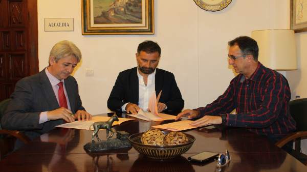 La Fundación Cepsa Renueva Su Apoyo Al Patronato Municipal De Deportes De Moguer La Fundación Cepsa Renueva Su Apoyo Al Patronato Municipal De Deportes De Moguer