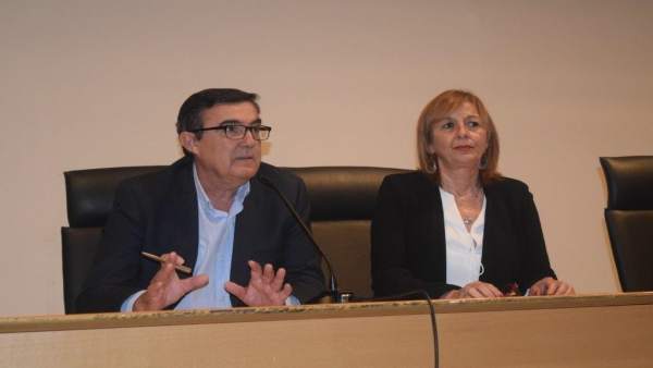 Vicente Zarza preside una jornada de orientadores educativos. Vicente Zarza preside una jornada de orientadores educativos.