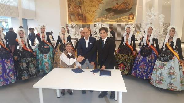El titular de Turisme en la firma del convenio El titular de Turisme en la firma del convenio