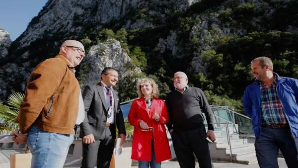 Tezanos y Ruiz en Peñarrubia Tezanos y Ruiz en Peñarrubia