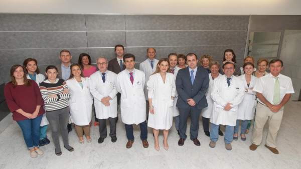 Grupo de especialistas de la Clínica Universidad de Navarra y del CHN Grupo de especialistas de la Clínica Universidad de Navarra y del CHN