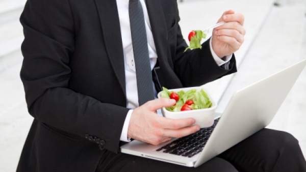 Comer en el trabajo Comer en el trabajo