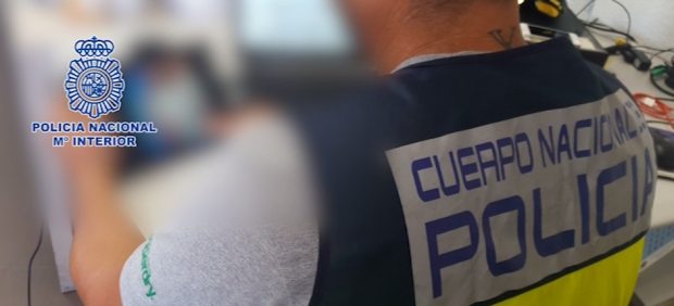 Revisando archivos con pornografía infantil