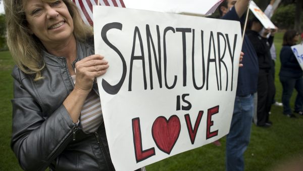 Apoyo a los inmigrantes indocumentados Apoyo a los inmigrantes indocumentados