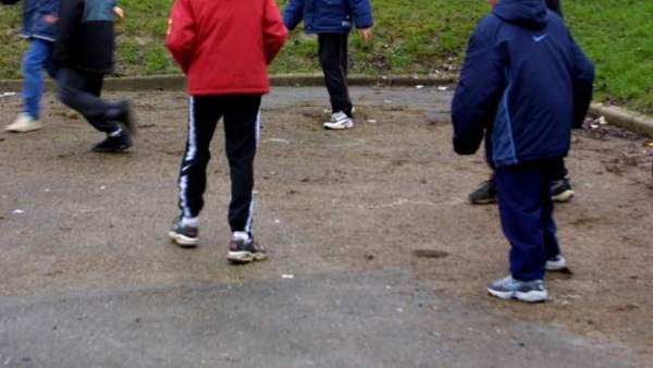 Alumnos en un recreo Alumnos en un recreo