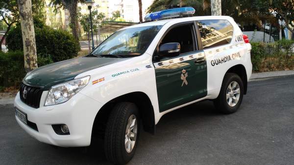 Vehículo de la Guardia Civil Vehículo de la Guardia Civil