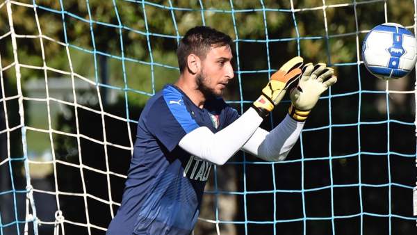 Donnarumma en un entrenamiento con la selección de Italia Donnarumma en un entrenamiento con la selección de Italia