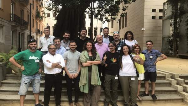 Los tres grupos en la presentación de la propuesta Los tres grupos en la presentación de la propuesta