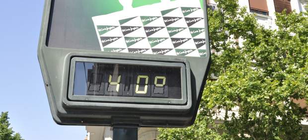 Un termómetro marca 40 grados