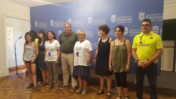 El alcalde con los candidatos a lanzar el Chupinazo. El alcalde con los candidatos a lanzar el Chupinazo.