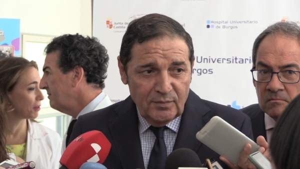 El consejero, en los actos del quinto aniversario del HUBU. El consejero, en los actos del quinto aniversario del HUBU.