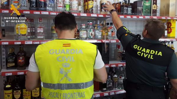 La Guardia Civil interviene diverso género de contrabando La Guardia Civil interviene diverso género de contrabando