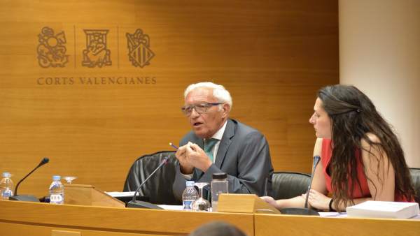 L'exsindic de Comptes diu que no van trobar cap irregularitat greu en Ciegsa però sí sobrecostos poc justificats L'exsindic de Comptes diu que no van trobar cap irregularitat greu en Ciegsa però sí sobrecostos poc justificats