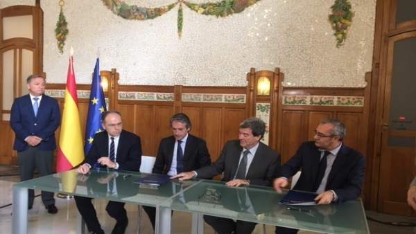 Adif i APV destinaran 84 milions a connectar Sagunt amb el Corredor i millorar la línia Sagunt-Terol-Saragossa Adif i APV destinaran 84 milions a connectar Sagunt amb el Corredor i millorar la línia Sagunt-Terol-Saragossa