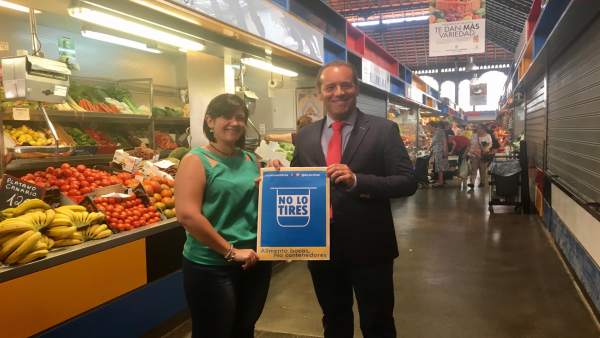 Juan Cassá campaña alimenta bocas no contenedores no tirar comida a basura donar Juan Cassá campaña alimenta bocas no contenedores no tirar comida a basura donar