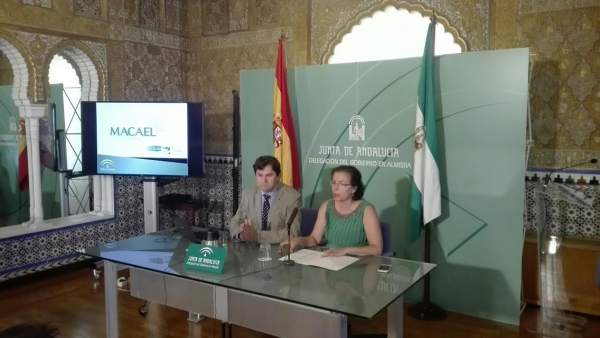 Sánchez y Fernández, en rueda de prensa Sánchez y Fernández, en rueda de prensa