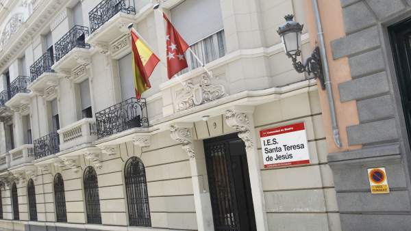 Instituto de Educación Secundaria (IES) Santa Teresa de Jesús Instituto de Educación Secundaria (IES) Santa Teresa de Jesús
