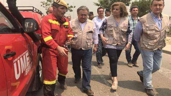 Los ministros Juan Ignacio Zoido y Fátima Báñez en el incendio de Moguer Los ministros Juan Ignacio Zoido y Fátima Báñez en el incendio de Moguer
