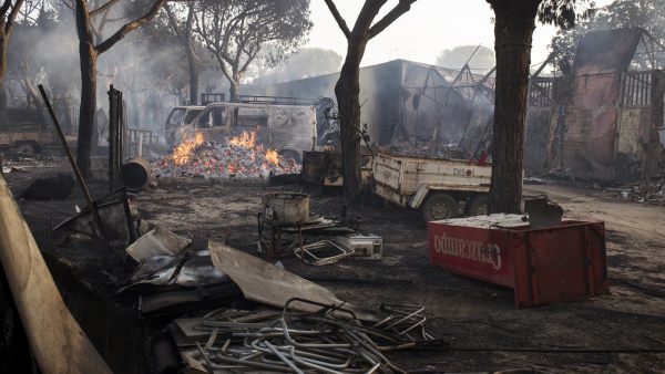 Camping de Doñana arrasado por el fuego Camping de Doñana arrasado por el fuego