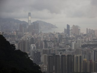 Amanecer nublado en Hong Kong