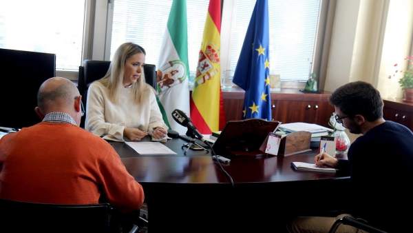 Patricia Alba delegada educación junta malaga rueda de prensa despacho Patricia Alba delegada educación junta malaga rueda de prensa despacho