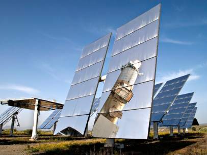 Plataforma solar energía renovable energía solar