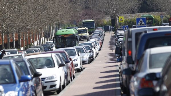 Velocidad adecuada en la carretera Velocidad adecuada en la carretera