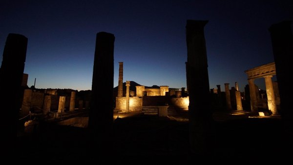 Pompeya de noche Pompeya de noche