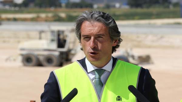 Ministro de Fomento, Íñigo de la Serna. Ministro de Fomento, Íñigo de la Serna.