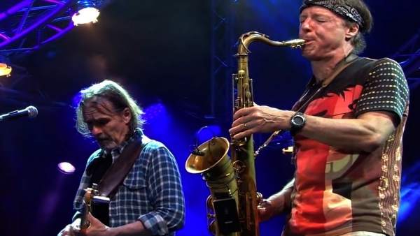 Fusió "espectacular" en el Festival de Jazz del Palau amb Bill Evans i Dean Brown Fusió "espectacular" en el Festival de Jazz del Palau amb Bill Evans i Dean Brown