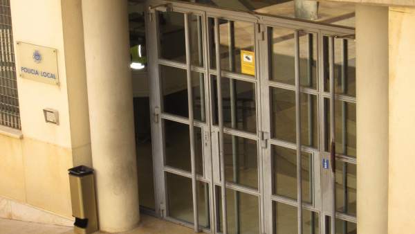 Fachada de la sede de la Policía Local de Logroño Fachada de la sede de la Policía Local de Logroño