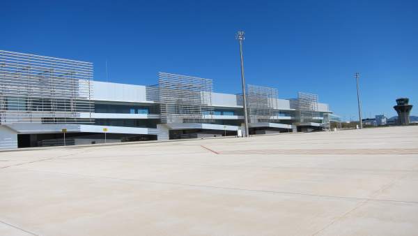 Aeropuerto de Corvera desde el exterior Aeropuerto de Corvera desde el exterior