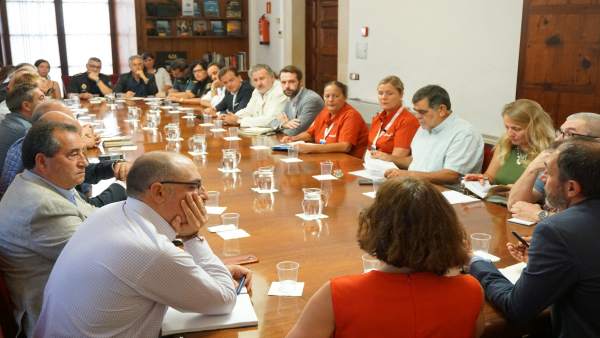 La Conselleria se reúne con el sector La Conselleria se reúne con el sector