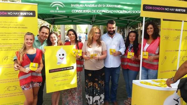 Pizarro (izda.), Luna y Mayoral presentan la campaña 'DisfrutaSinMiedo' Pizarro (izda.), Luna y Mayoral presentan la campaña 'DisfrutaSinMiedo'