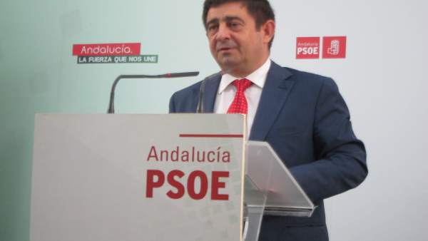 Francisco Reyes durante la rueda de prensa Francisco Reyes durante la rueda de prensa
