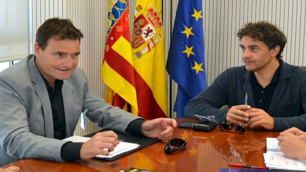 REUNIÓN PARA ANALIZAR LA EVOLUCIÓN DEL AEROPUERTO REUNIÓN PARA ANALIZAR LA EVOLUCIÓN DEL AEROPUERTO