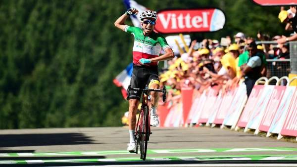 Fabio Aru celebra su victoria en La Planche des Belles Filles Fabio Aru celebra su victoria en La Planche des Belles Filles
