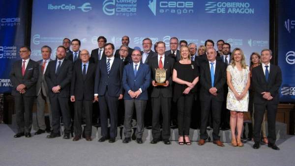 Consejo Empresarial y Gobierno entregan el Premio Empresario de Aragón 2017 Consejo Empresarial y Gobierno entregan el Premio Empresario de Aragón 2017