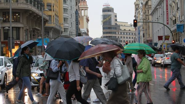 La Gran Vía se llena de paraguas La Gran Vía se llena de paraguas