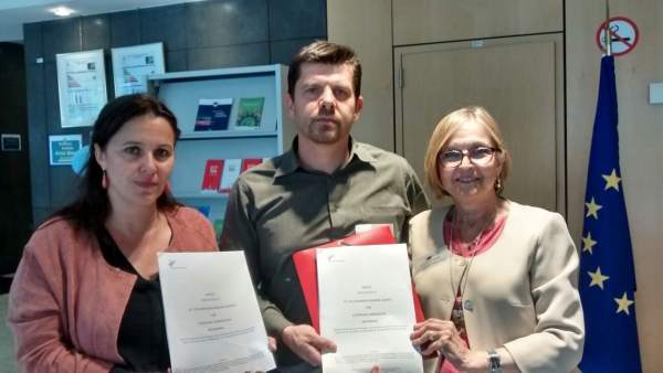 Ana Miranda (BNG) y víctimas del Alvia con informe de Bruselas sobre Angrois Ana Miranda (BNG) y víctimas del Alvia con informe de Bruselas sobre Angrois