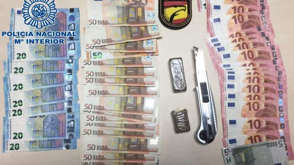 Nota De Prensa:'La Policía Nacional Detiene A Un Hombre Por Tráfico De Drogas En Nota De Prensa:'La Policía Nacional Detiene A Un Hombre Por Tráfico De Drogas En
