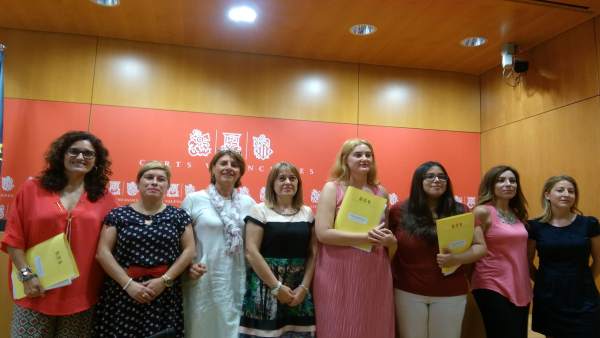 Las Corts acuerdan 187 medidas para erradicar la violencia de género Las Corts acuerdan 187 medidas para erradicar la violencia de género