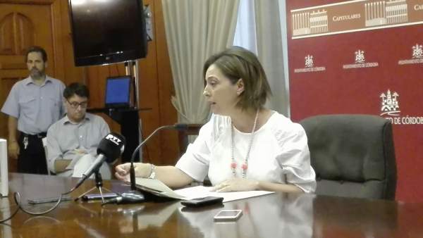 Isabel Ambrosio en la rueda de prensa Isabel Ambrosio en la rueda de prensa