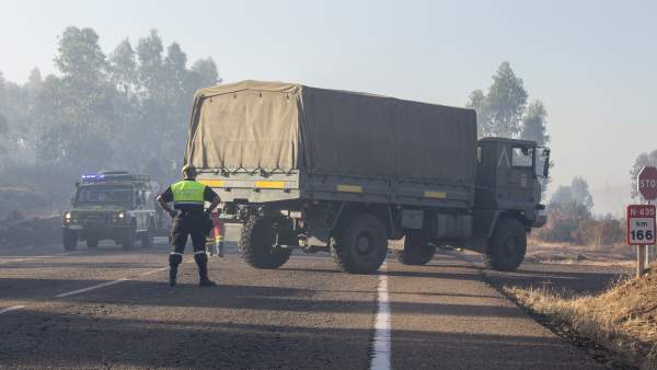 Efectivos de la Guardia Civil trabajando en el incendio de Riotinto (Huelva) Efectivos de la Guardia Civil trabajando en el incendio de Riotinto (Huelva)
