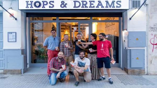 Promotores de la iniciativa 'Craft Beer Map 2017'. Promotores de la iniciativa 'Craft Beer Map 2017'.