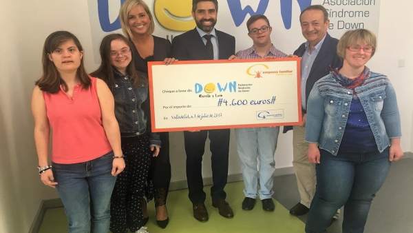 Valladolid: entrega de los 4.600 euros a Fundación Down Valladolid: entrega de los 4.600 euros a Fundación Down